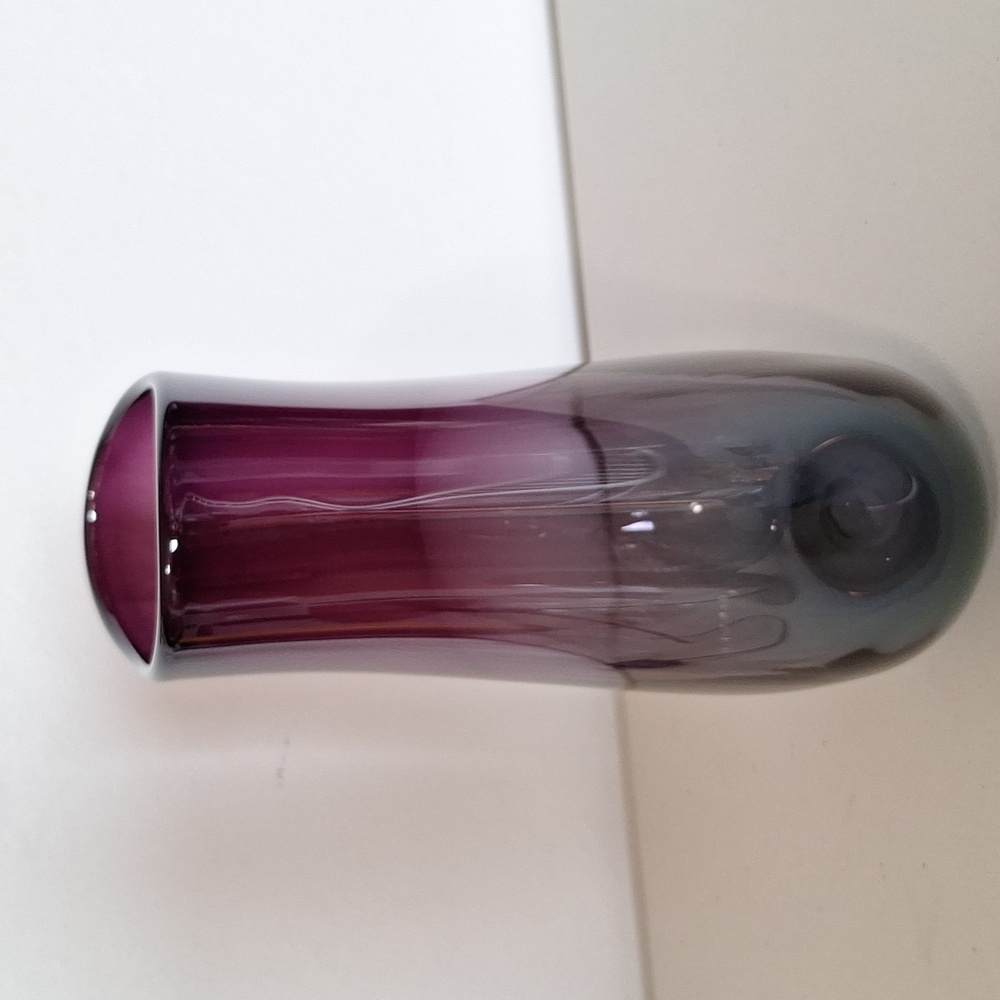 #ADO Handblown glass vase signed by artist J Phillips 1989 - Picture 5 of 6